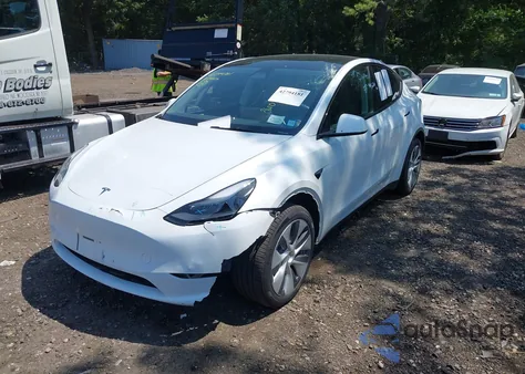 2024 Tesla Model Y Long Range Dual Motor All-Wheel Drive from USA, damaged, VIN 7SAYGDEE8RA290335